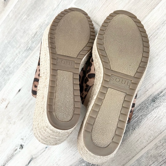 SOUL Naturalizer Cheetah Oodles Wedge Sandals - Picture 7 of 7